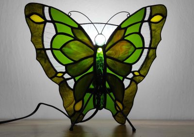 Lampa tiffany technikou Zelený motýl